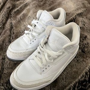 Jordan retro 3. Pure white.